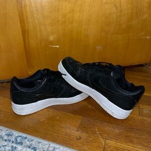 Nike, Black low tops women’s 8